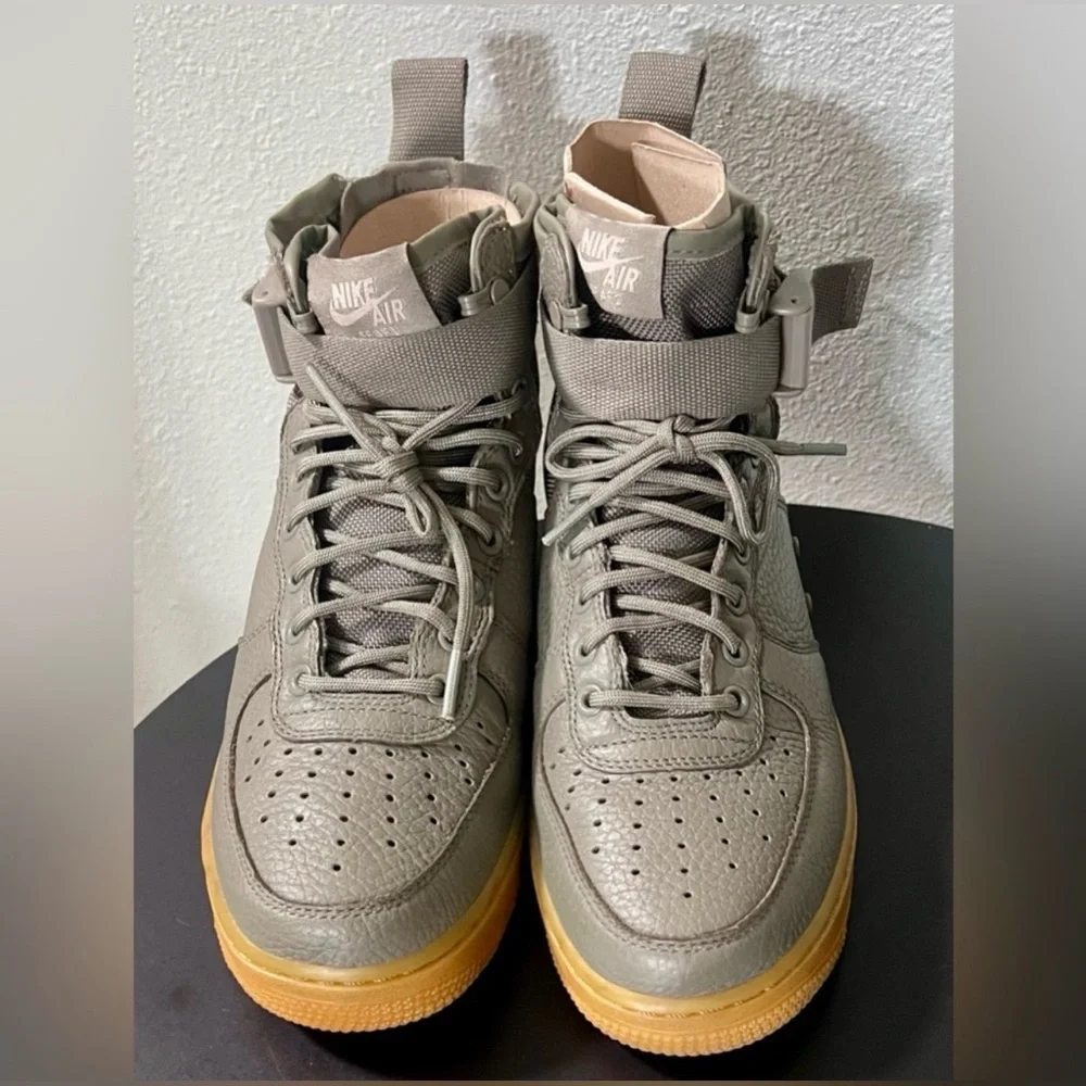 IOB Nike SF Air Force 1 Mid Dark Stucco Sneakers
Shoes Iconic Strap Collectible - Picture 5 of 16
